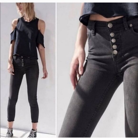 We The Free Black Button Fly High Rise Distressed Raw Hem Jeans Siz 24 - Picture 1 of 11